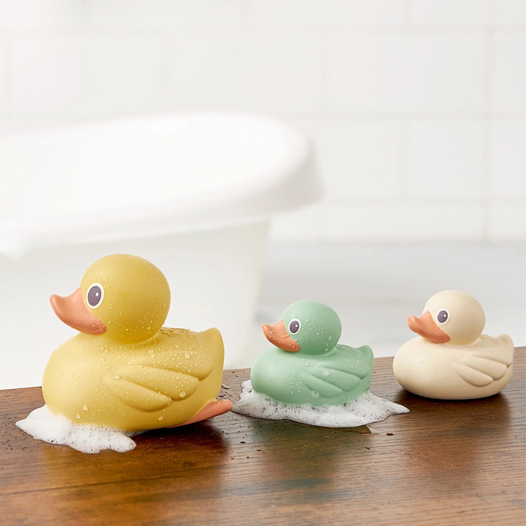 Itzy Ritzy Ducks Set of 3 Bath Toys