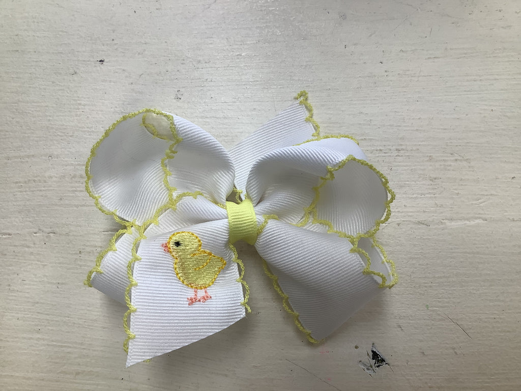Wee Ones Medium Classic with Moonstitch trim and Chick Embroidery (STHE)