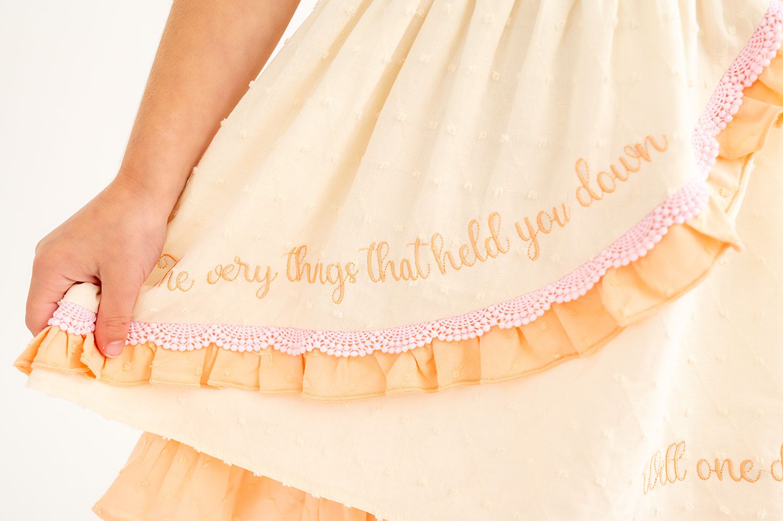 Evie's Closet S24-131 Come Fly With Me (HE)