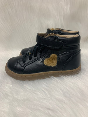 Old Soles Girl's 6105 Fur Heart Sneaker (STHE)