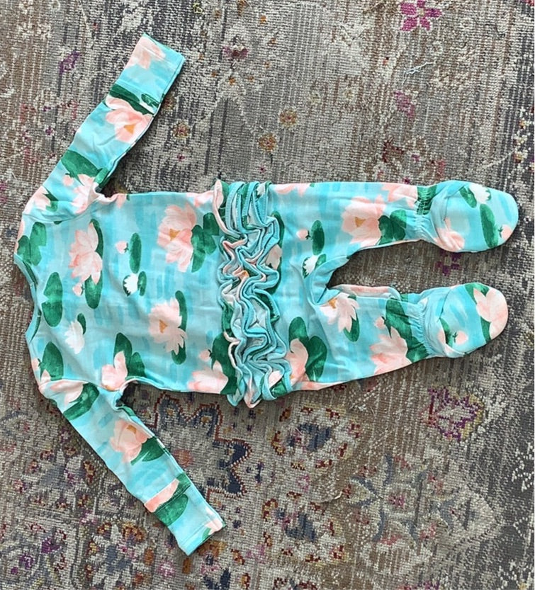 Angel Dear Lily Pads 2 Way Ruffle Zipper Footie /Blue (STHE)